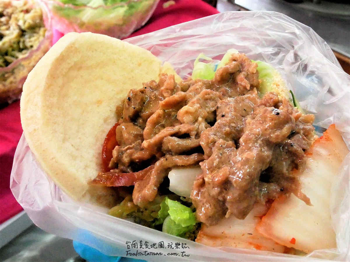 台南推薦銅版價台式漢堡巨無霸掛包小吃-怪獸刈包東安店