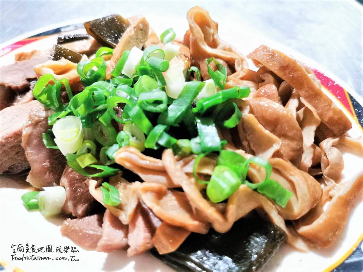台南東區推薦晚餐宵夜平價美味無名滷味魯味麵攤