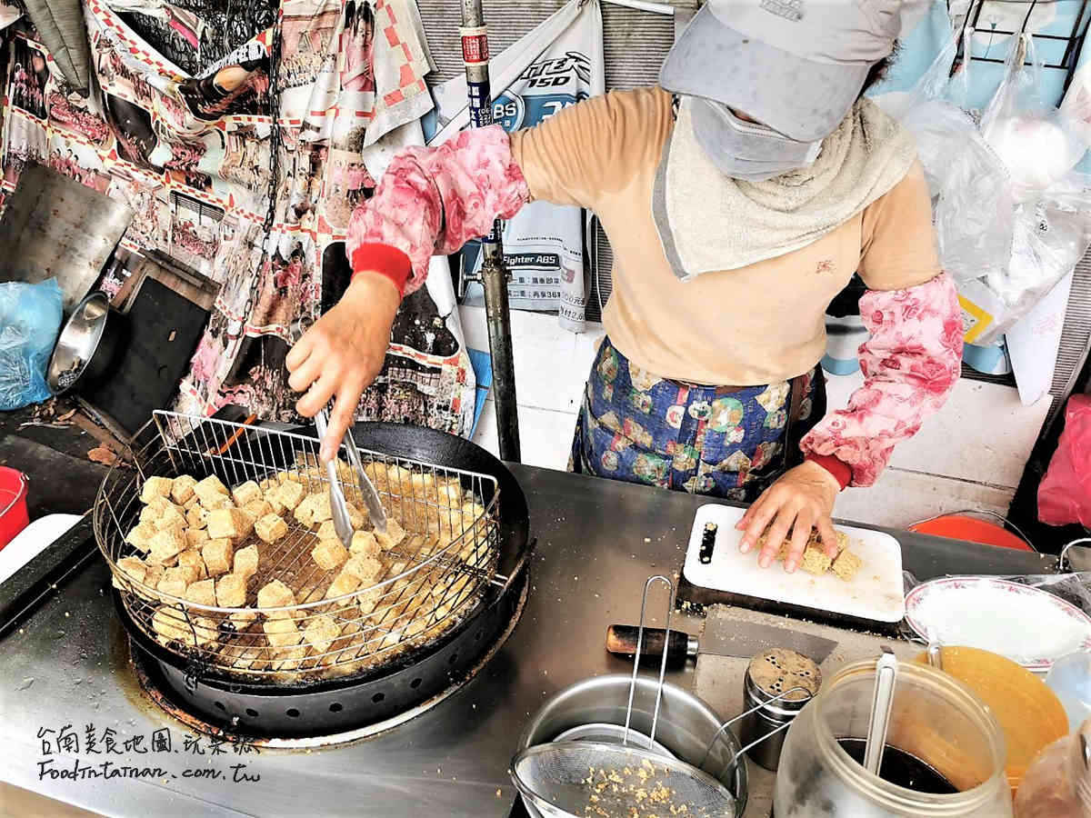 台南永康地區推薦在地人國民平民平價下午茶點心無名小吃-忠孝路臭豆腐