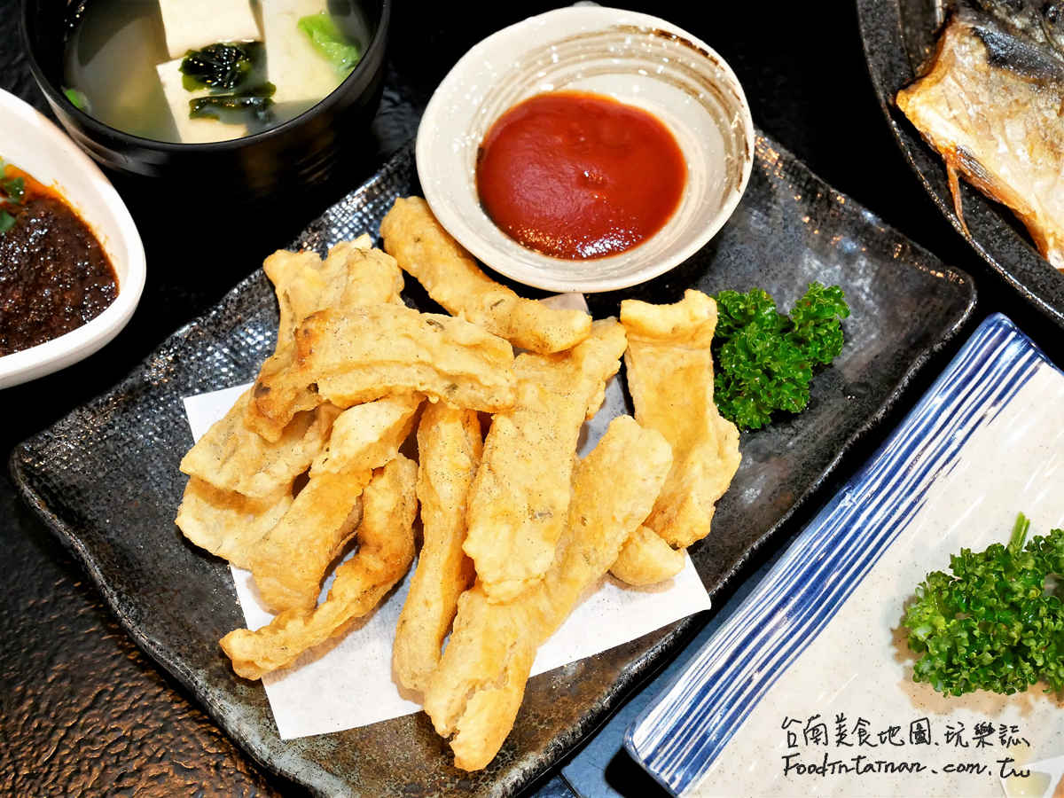 台南平價餐廳推薦包場學生證優惠-全家鍋物丼飯咖哩定食