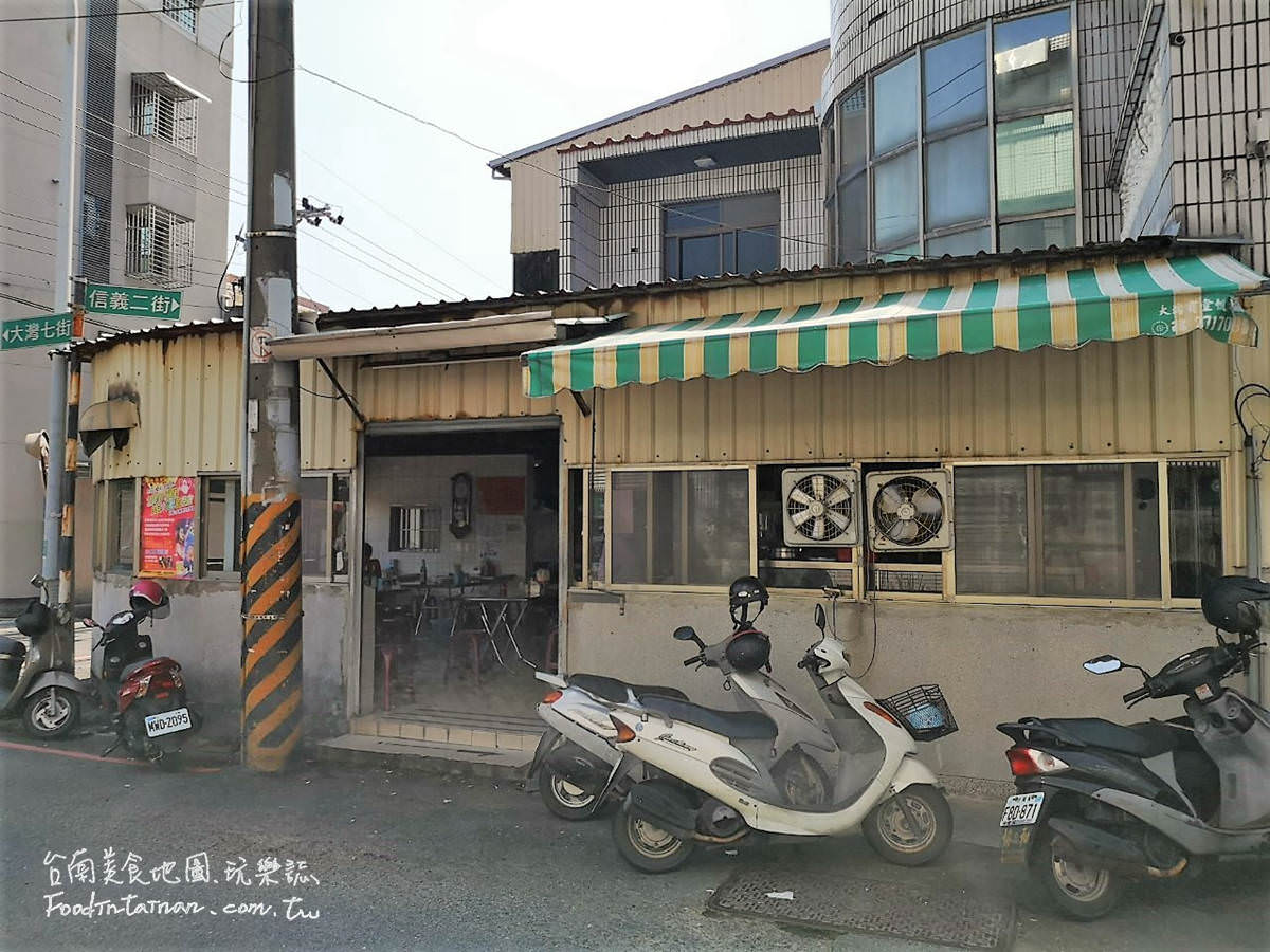 台南永康推薦地在人平價美味傳統麵攤-大灣七街無名陽春麵店