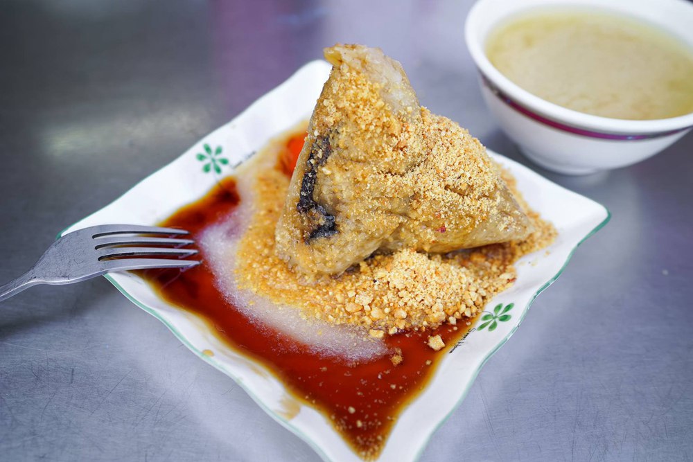 台南肉粽推薦手工大顆的「惠美肉粽」料好實在常常買不到~ - 台南美食